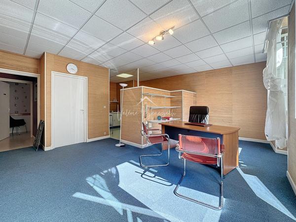 Saint-Affrique (12400) Espace consultation / Bureau prêt à l'usage ou à transformer en appartement T2 !