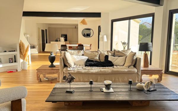 Maison à vendre    7 pièces •  La Rochelle