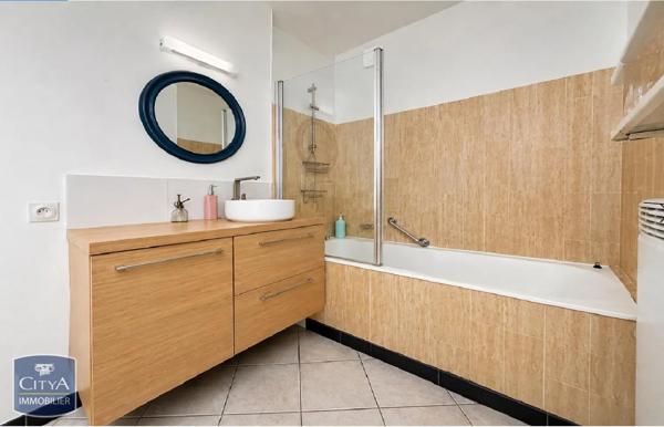 Appartement à louer 3 pièces 78.52m² Metz (57000)