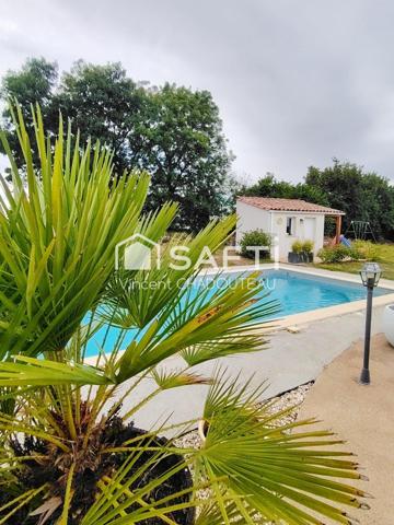 Beau pavillon de plain pied avec piscine