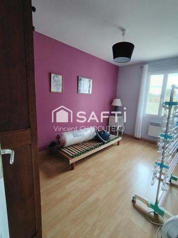 Beau pavillon de plain pied avec piscine