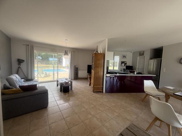 Maison à SAINT MARY (16260)