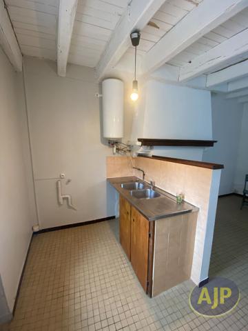 Maison à louer Saint Philbert De Grand Lieu : 2 pièces, 35m² avec 1 chambre(s) à 420€ - AJP Immobilier Saint-Philbert-de-Grand-Lieu