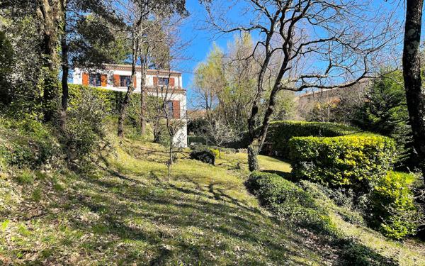 Maison à vendre    6 pièces •  Le Teil