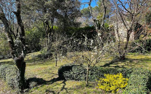 Maison à vendre    6 pièces •  Le Teil