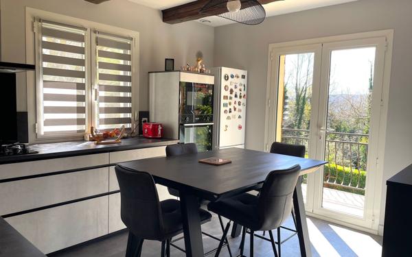 Maison à vendre    6 pièces •  Le Teil