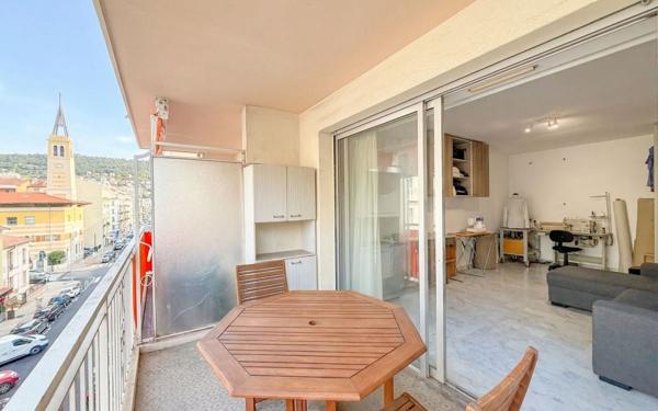 Appartement à vendre    1 pièce • 30,72 m2 Nice