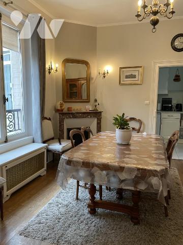 Maison de 6 pièces. Terrain clos de 280 m². Garage.