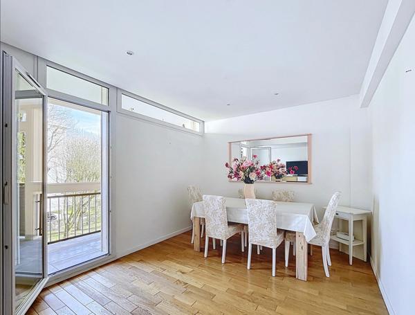 Grand T3 -68m² /PARKING- BALCON à deux pas des bords de Marne .
