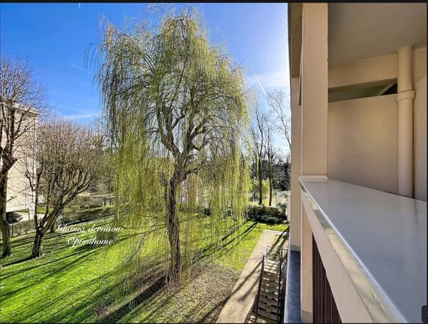 Grand T3 -68m² /PARKING- BALCON à deux pas des bords de Marne .