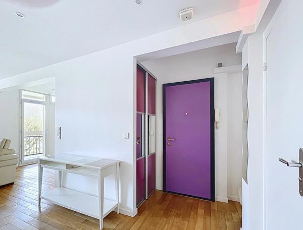 Grand T3 -68m² /PARKING- BALCON à deux pas des bords de Marne .