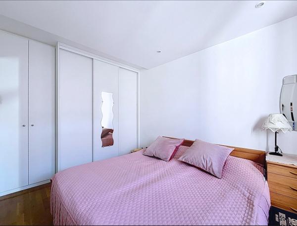Grand T3 -68m² /PARKING- BALCON à deux pas des bords de Marne .