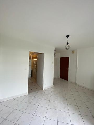 STUDIO CENTRE VILLE MONTGERON