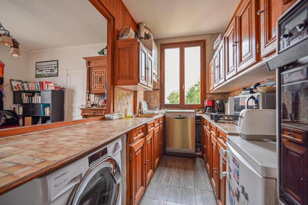 Proche ligne 8, commerces et écoles