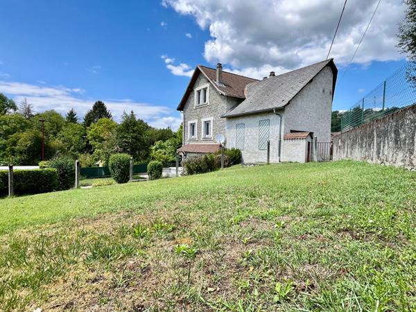 Une Maison de Caractère en pierre à Découvrir avec votre Nestenn Le Pont De Beauvoisin