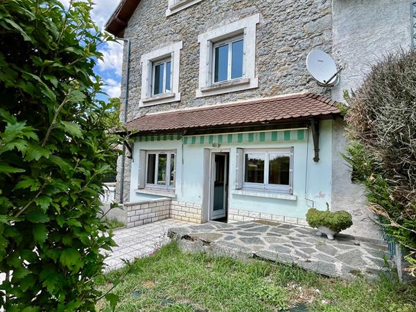 Une Maison de Caractère en pierre à Découvrir avec votre Nestenn Le Pont De Beauvoisin