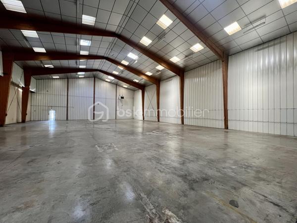 Local de stockage de 620 m²