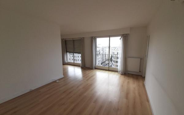 Appartement à vendre    3 pièces • 74,68 m2 Paris 11