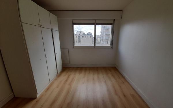 Appartement à vendre    3 pièces • 74,68 m2 Paris 11