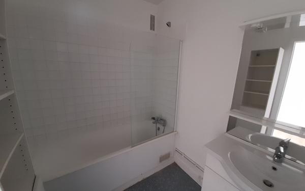 Appartement à vendre    3 pièces • 74,68 m2 Paris 11