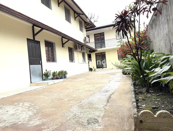 Immeuble à CAYENNE, 97300 - 355m²