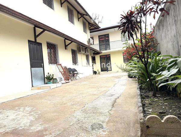 Immeuble à CAYENNE, 97300 - 355m²