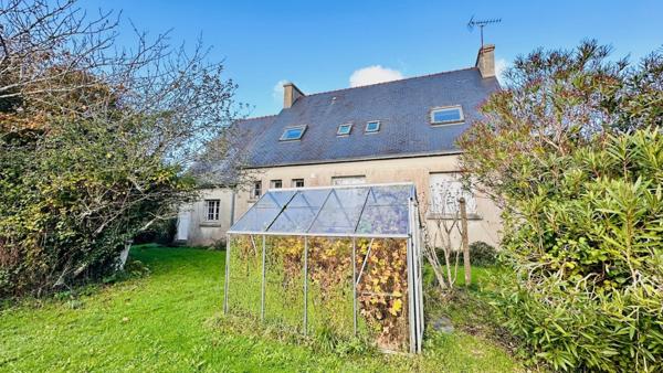 Spacieuse maison familiale avec jardin, proche du centre de Lanvéoc