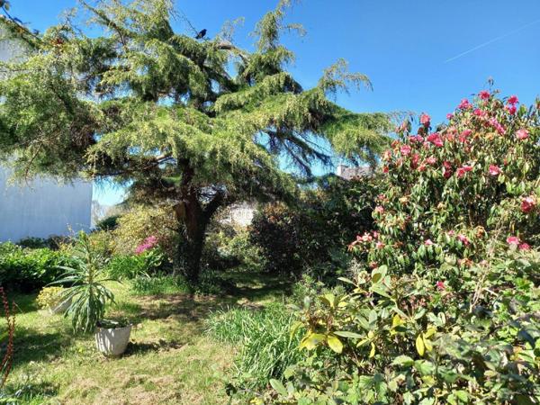 Spacieuse maison familiale avec jardin, proche du centre de Lanvéoc