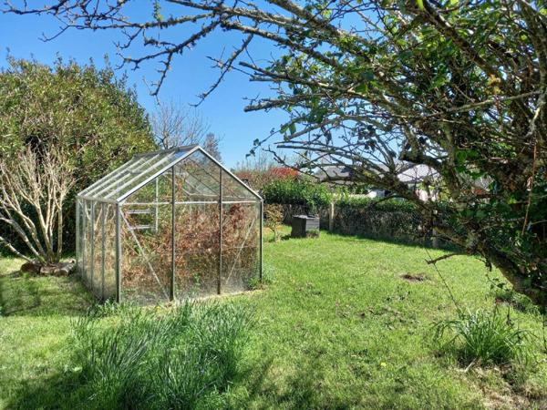 Spacieuse maison familiale avec jardin, proche du centre de Lanvéoc