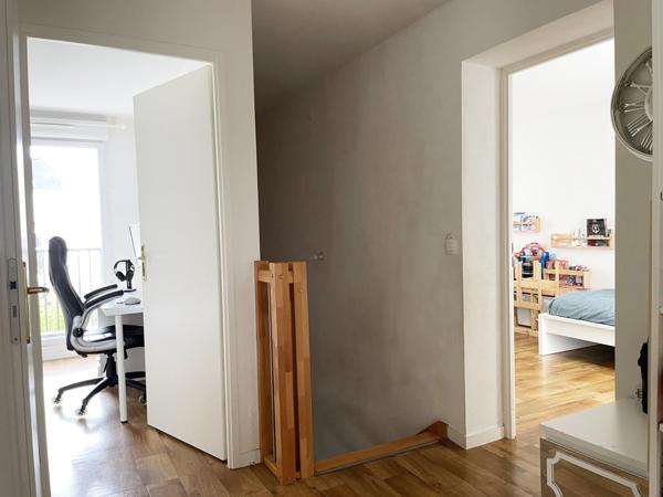 IDEAL Investisseur rentabilité nette de 4,00 %, Revenu locatif annuel : 12 444 € _ Maison contemporaine T4 de 93 m²