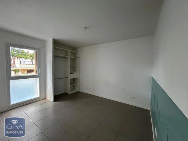 Appartement à louer 2 pièces 42.19m² Fréjus (83600)