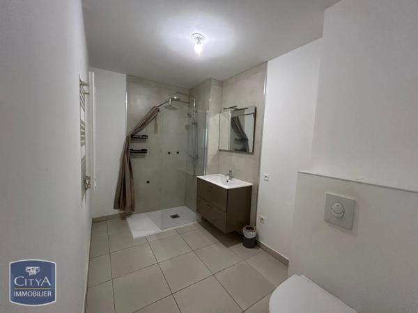 Appartement à louer 2 pièces 42.19m² Fréjus (83600)