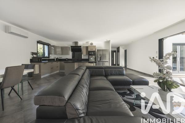 Maison à vendre 5 pièces 137 m² Ventabren