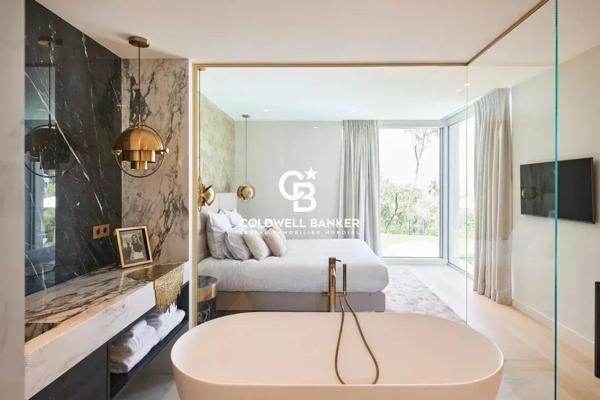 Villa 7 pièces à vendre Antibes - 06160 / Réf: 86192231