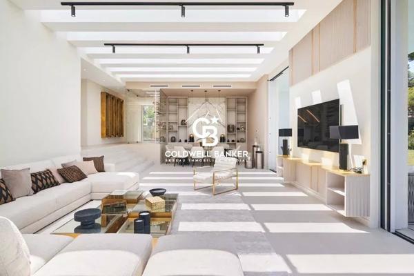 Villa 7 pièces à vendre Antibes - 06160 / Réf: 86192231