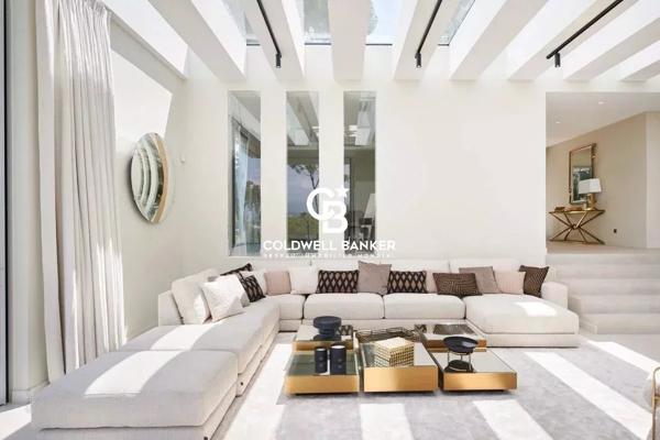 Villa 7 pièces à vendre Antibes - 06160 / Réf: 86192231