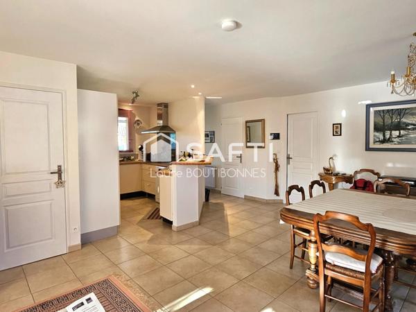 Maison de plain pied double garage et piscine