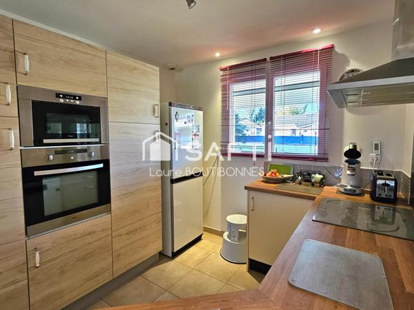 Maison de plain pied double garage et piscine