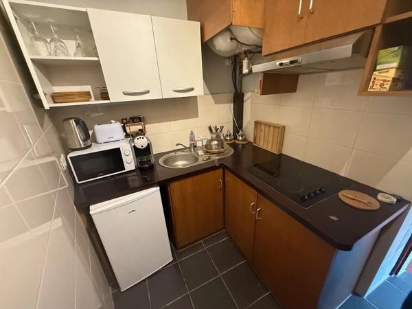 Location                                                      Appartement
                        
                     3 pièces                      44 m2                     à Paris 5