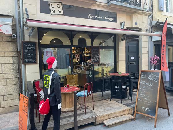 FONDS DE COMMERCE OU DROIT AU BAIL SEUL - CONCEPT STORE + SNACK - AIGUES MORTES - REMPARTS