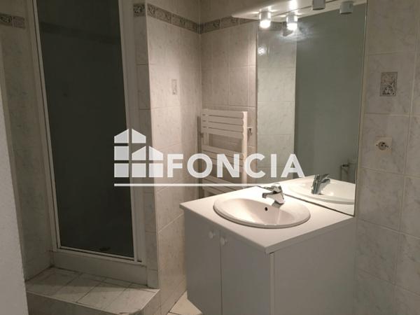 Location Studio 33.41 m² - 8 PLACE DES MARTYRS Reze 44400