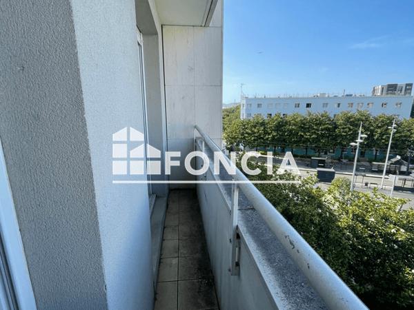 Location Studio 33.41 m² - 8 PLACE DES MARTYRS Reze 44400