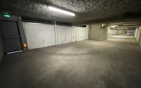 Stationnement à louer    Limoges