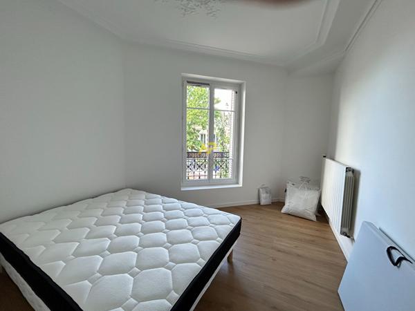 F2 MEUBLE AU PIED DE LA GARE Loyer 1 000 €/mois charges comprises **  - Référence  2112