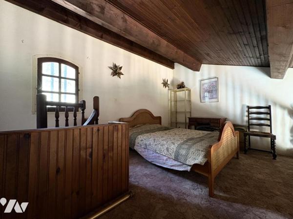 Maison individuelle avec garage et piscine à Collobrières 