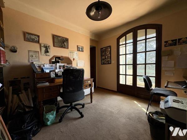 Maison individuelle avec garage et piscine à Collobrières 