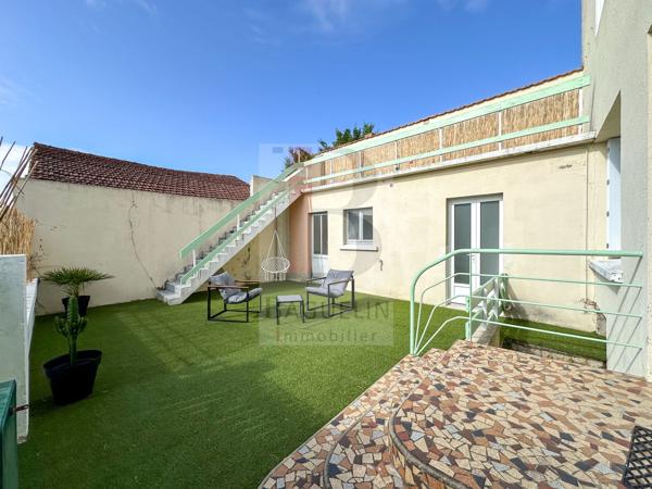 Centre ville, Maison rénovée 4 ch, avec cour privative et cave