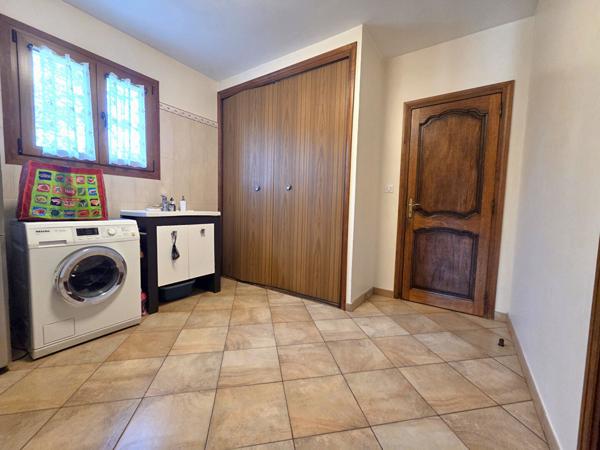 A vendre, à l'achat Cuers Pouverine proche Toulon Maison 5 pièce(s) 153 m²