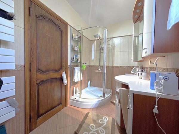 A vendre, à l'achat Cuers Pouverine proche Toulon Maison 5 pièce(s) 153 m²