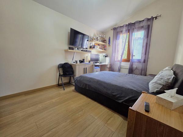A vendre, à l'achat Cuers Pouverine proche Toulon Maison 5 pièce(s) 153 m²